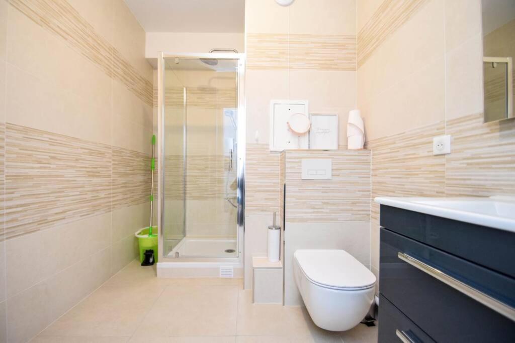 Studio Neuf Paris La Defense Metro 15 Rueil - Suresnes - Mont Valerien Екстер'єр фото
