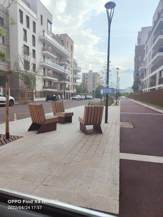 Studio Neuf Paris La Defense Metro 15 Rueil - Suresnes - Mont Valerien Екстер'єр фото