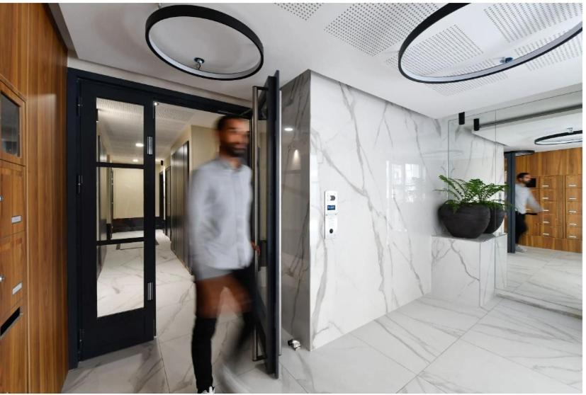 Studio Neuf Paris La Defense Metro 15 Rueil - Suresnes - Mont Valerien Екстер'єр фото
